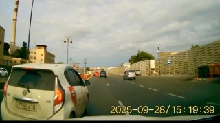 Qayda pozan sürücü hələ özünə haqq qazandırdı: “Niyə üstümə dırmaşırsan”   - VİDEO