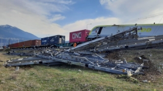 İki yük qatarı toqquşdu;  yaralananlar var - FOTO 