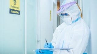 Baş epidemioloqdan koronavirusdan ölən həkimlərlə bağlı açıqlama 