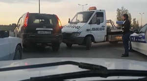 Bakıda qəza: “Zapravka”dan çıxan avtobus avtomobilə belə çırpıldı – VİDEO