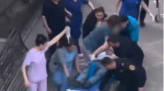 Bakıda ürəyi dayanan şəxs saniyələr içində həyata qaytarıldı - VİDEO