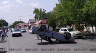 Qubada iki avtomobil toqquşub, xəsarət alanlar var - FOTO