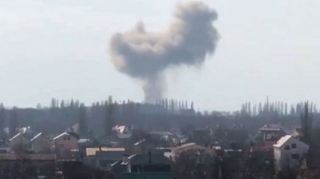 Təxliyə edilən azərbaycanlı: “Mülki şəxsləri, binaları raketlə vururlar” - FOTO 