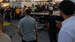 Bakıda AĞIR QƏZA:  3 avtomobil toqquşdu; hərbçi ÖLDÜ - VİDEO 