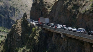 Rusiya Yuxarı Lars keçid məntəqəsində giriş-çıxışa nəzarəti gücləndirib
