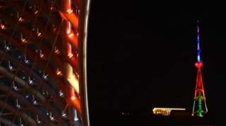 Tbilisinin televiziya qülləsi Azərbaycan bayrağının rəngləri ilə işıqlandırılıb 