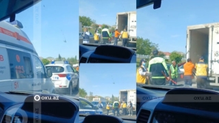 В Азербайджане тело пешехода поместили в сбивший его грузовик - ФОТО/ВИДЕО 