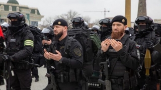 Kadırov çeçen döyüşçülər üçün Ukraynaya zirehli maşınlar  göndərdi  - VİDEO