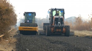 Mingəçevirdə 4 yaşayış massivinin yolu yenidən qurulur - FOTO