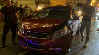 Bakıda sərxoş qadın sürücü qəza törətdi - FOTO - VİDEO