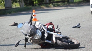 Qaraçuxurda motosikletçi yol qəzasında xəsarət alıb 