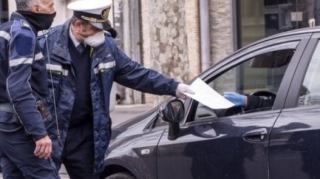 Daha bir ölkə karantini yumşaldır