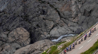 Məşhur yarışda faciə baş verib, velosipedçi yıxılaraq ölüb 