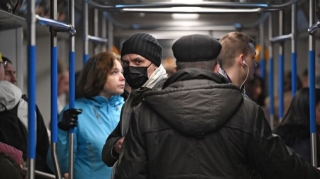 Avtobus sayı məhdud, metro bağlı: Gəl, bu sıxlıqda virusa yoluxma 