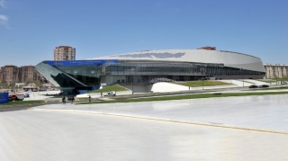 Bakı Konqres Mərkəzi 31 ədəd hibrid avtomobil ALACAQ 