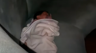 Bakıda BİABIRÇI HƏRƏKƏT : Ana yeni doğulan körpəsini gecə klubuna apardı - VİDEO 