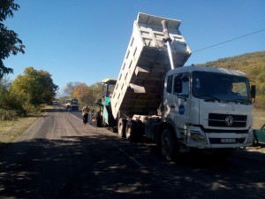 Qusarda turizm əhəmiyyətli yol əsaslı təmir olunur - FOTO