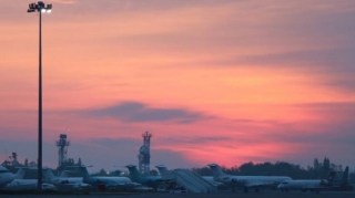 Almatı aeroportu tranzit reyslərin təyyarələrinə yanacaq verməyi dayandırıb 