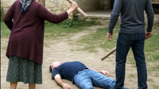 Qusarda qadın qonşu kişi ilə birləşib ərini döyüb öldürdü 