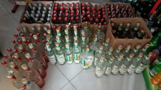 Bu marketdə saxta araqlar satılırmış - FOTOLAR 