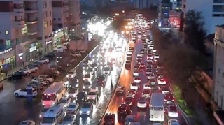 Bakının bu küçə və prospektlərində sıxlıq var, avtobuslar gecikir  - FOTO