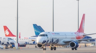 100 Azərbaycan vətəndaşı çarter reysi ilə Varşavadan Bakıya gətirilib - FOTO 