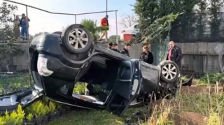 В Билясуваре перевернулся автомобиль, пострадали два брата 