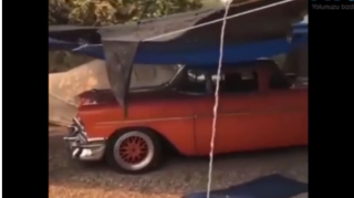 Meşə yanğınları zamanı antik maşınlarla dolu qaraj yanıb kül oldu   - VİDEO