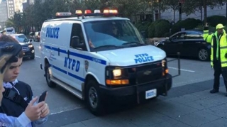 ABŞ-da avtobus dəmir yolu üzərindəki dirəyə çırpılıb, yaralılar var