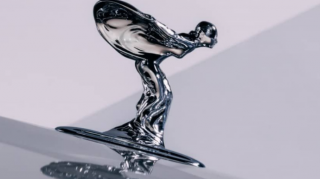 "Rolls-Royce" yeni Spirit of Ecstasy fiqurunu təqdim edib