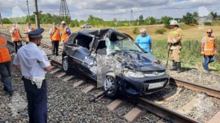 Yük qatarı “Lada” ilə toqquşdu;  sürücü öldü – FOTO 