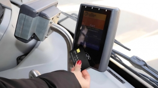 Avtobuslarda bank kartı ilə ödəniş funksiyası istifadəyə veriləcək - RƏSMİ 