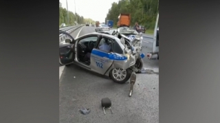 Yük maşını patrul avtomobilinə çırpıldı;  tağım komandirinin müavini öldü  - VİDEO