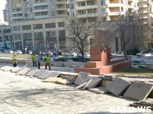 Bakıda parkda təmir başladı: piyadalar təhlükədə - FOTO