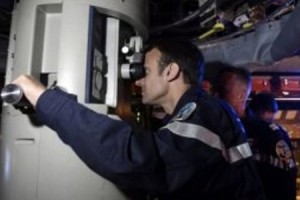 Prezident atom sualtı qayığında dənizin dibinə endi - FOTO