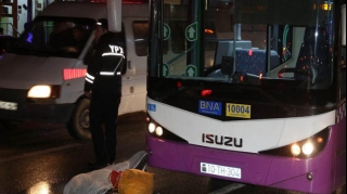 Bakıda avtobus piyadanı vuraraq öldürüb 