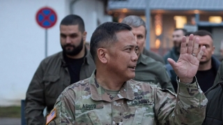 ABŞ-li general məxfi sənədləri qatarda itirdi 