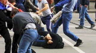 Restoranda sərxoş oldu, müdiri söydü - Videoya çəkib rəhbərliyə göndərdilər 