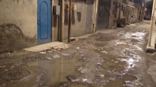 Yasamalın göbəyində “palçıq bulağı”:  “Üç ildir su küçə boyu axır, baxan yoxdur” - AÇIQLAMA - FOTO 