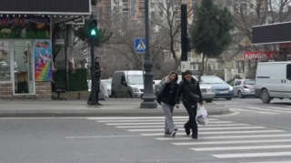 Xətai rayonunda piyadaların təhlükəsizliyi üçün yeni svetoforlar quraşdırıldı - VİDEO