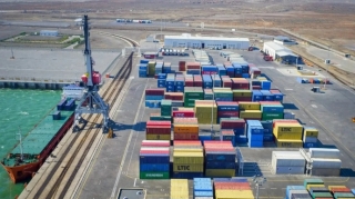 Bakı Limanında 812 min tondan çox yük aşırılıb 