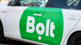 Bakıda “Bolt”a məxsus avtomobil yandı - VİDEO 