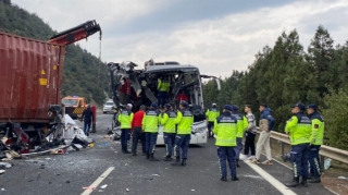В Турции автобус врезался в грузовик: 6 погибших, 11 раненых 