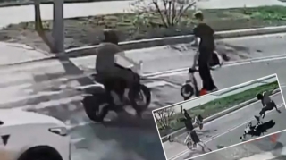 Skuter və motosiklet toqquşdu; hər iki sürücü ağır yaralandı - VİDEO 