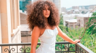 Prokurorluğa çağırılan Çelsi ölkədən qaçdı 