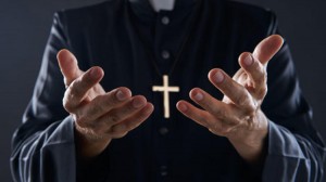 Keşiş kilsədən 120 min avro oğurlayıb