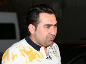 Elton maşınını gətirə bilmədi: Sənədləri oğurlandı - VİDEO