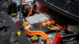 Elektrikli avtomobillərin yürüş məsafəsini artıracaq yeni həll: Metalsız mühərrik 