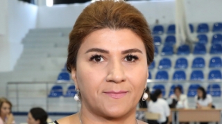 Əməkdar müəllimin ölkədən çıxışına "STOP"  qoyuldu - FOTO