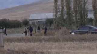 Ermənilər Kəlbəcər rayonu ilə sərhəddə yerləşən Zod kəndindən qaçırlar - VİDEO 